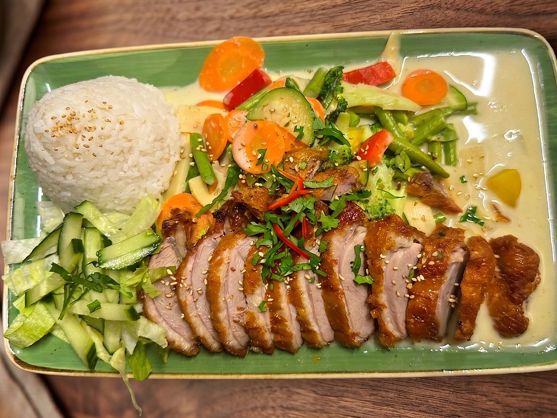 Knusprige Ente in grünem Curry